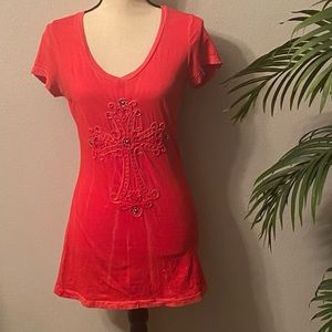 ♥️V Stone Woman’s Shirt with a Cross with Rhinestones on the front Size S